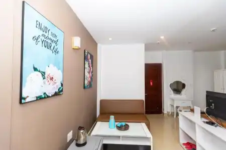 Ngan Pho Studio & - 122