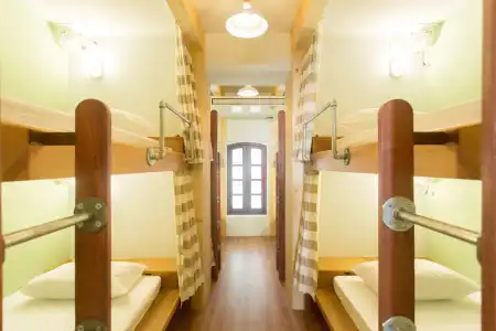 Barn and Bed Hostel - 13