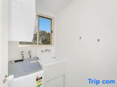 Alexander Beachfront Apartments - 27