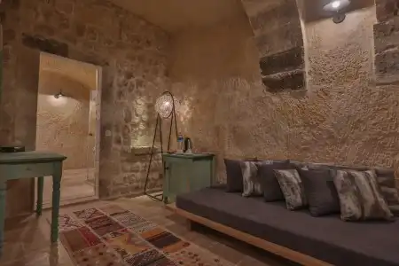 Acropolis Cave Suite - 40