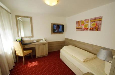 Airport Filder Post - 27