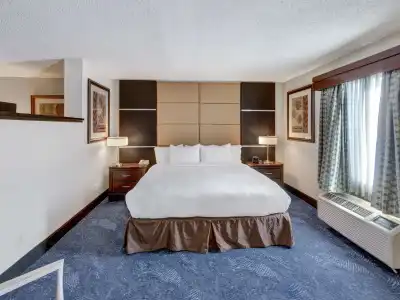 DoubleTree by Hilton Wichita Airport - 1