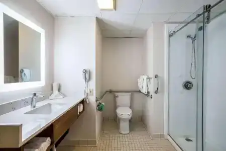 Quality Suites Lansing West - 58