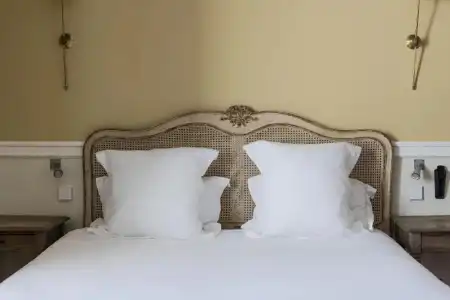 Hôtel St-Julien - 76