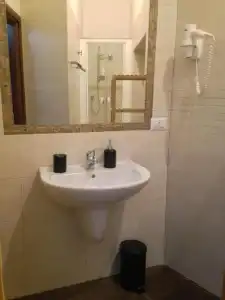 Be Your Home - Guest House Fuori Dal Porto - 3
