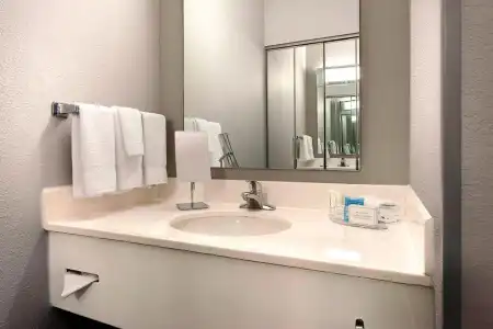 Courtyard by Marriott Myrtle Beach Broadway - 9