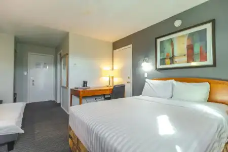 Canadas Best Value Inn - 16