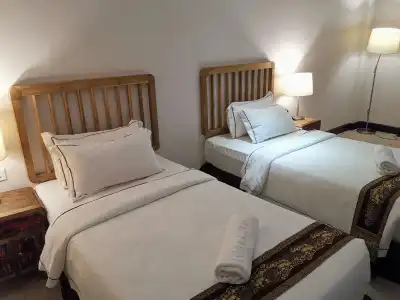 1825 Gallery - 3