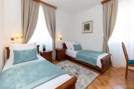 Heritage Tisno - 90