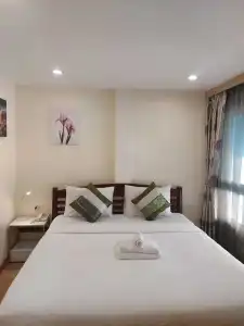V Check Inn Sukhumvit 22 - 44