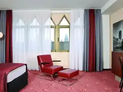 Premier Inn Köln City Mediapark - 63