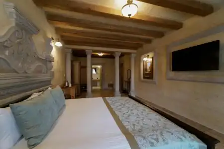 Cratus Stone Palace - 100