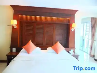 August Suites - 111