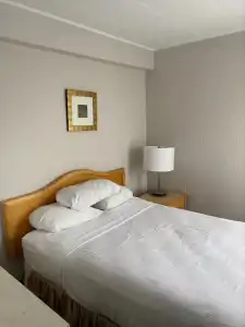 2400 Motel - 39