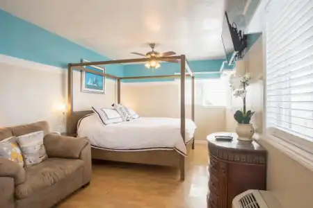 The Inn at Sunset Cliffs - 4