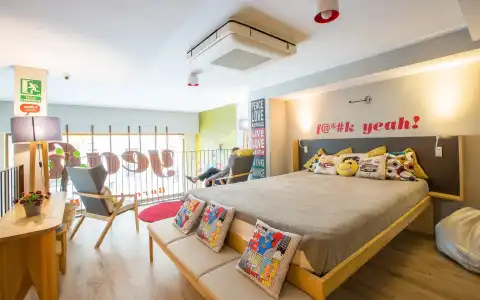 Yeah Barcelona Hostel - 1