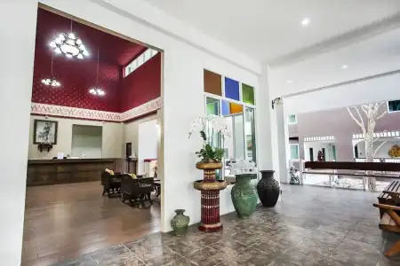 A Boutique - 1