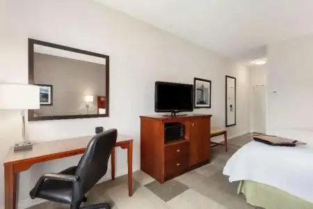 Hampton Inn Colchester - 63
