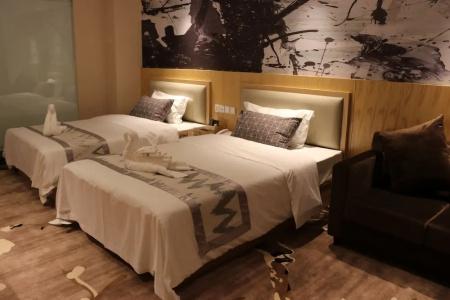 St. Moritz Business - 37