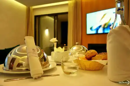 Fredj and Spa - 111