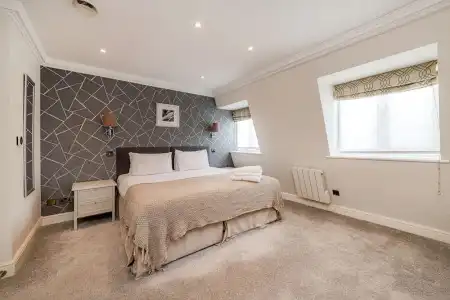 Queensgate Court - 202