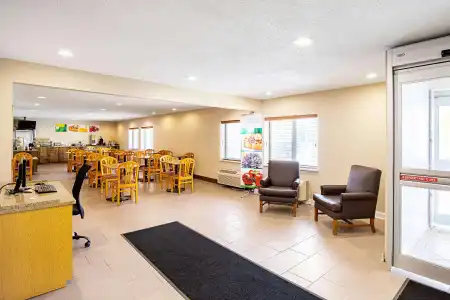 Quality Inn - 10