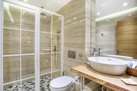 One Luxury Suites - 158