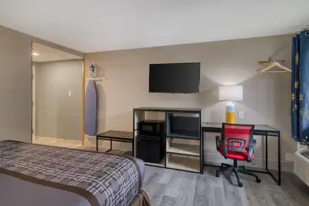 Yankee Clipper Inn, SureStay Collection by Best Western - 66