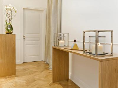 Vanity Navona - 1