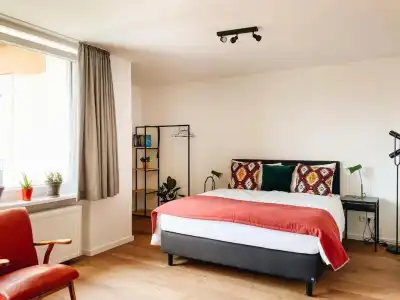 Melter & Apartments - a Neighborhood - 75