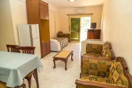 Chrysanthos Boutique Apartments - 32