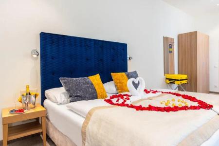 HiLight Suites - 103