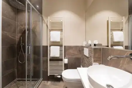 Hôtel Perrin - 82