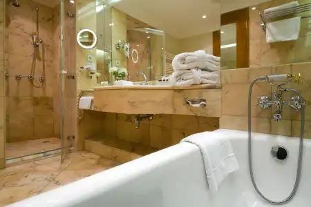 Savoy - 8