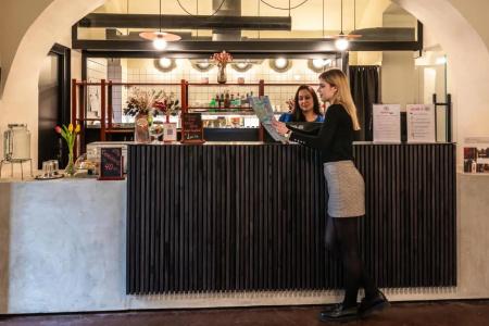 Sir Toby's Midtown  - 26