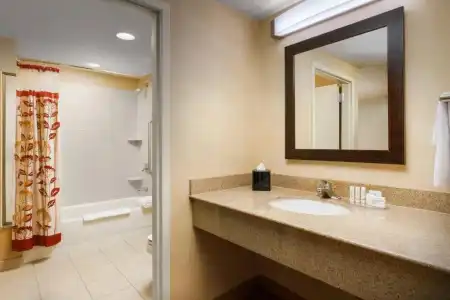 Courtyard by Marriott Boston-South Boston - 33