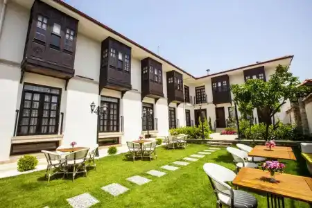Livia Garden - 14