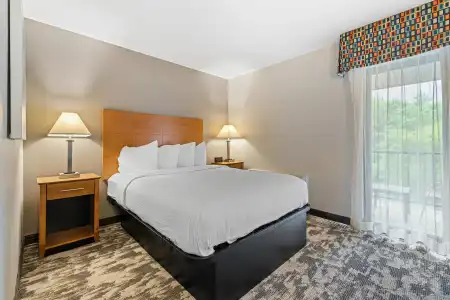 Best Western Ambassador Inn & Suites - 94
