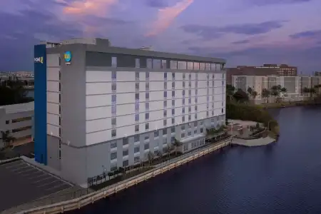 Home2 Suites by Hilton Miami Airport South Blue Lagoon - 21