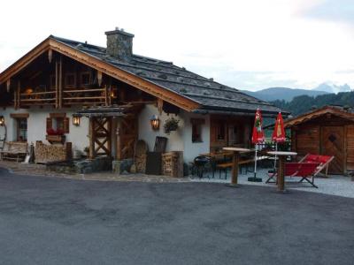 Almdorf Flachau - Luxus Hüttenurlaub - 36