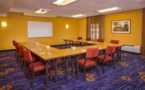 Courtyard Charlottesville - 22