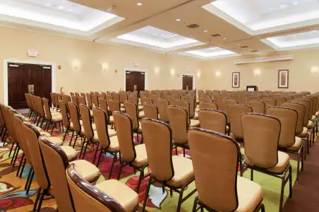 DoubleTree by Hilton Columbus - 15