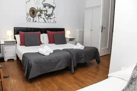 Petit - 17