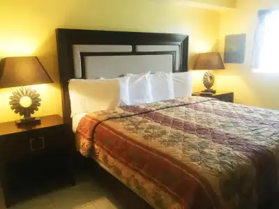 Coliseum Ocean Resort - 17