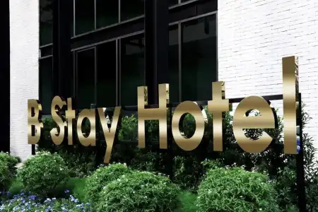 B Stay - 10