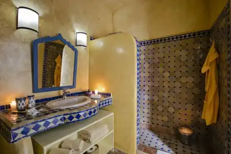 Riad  Emotion - 50