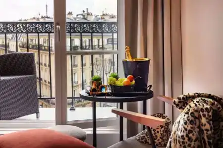 Le 12 - 32