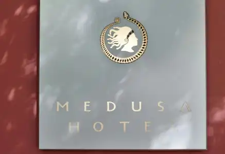 Medusa Boutique - 21