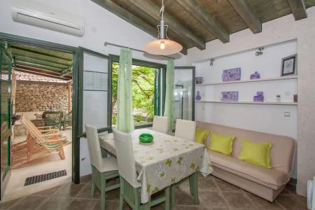 Garden Apartment - 195
