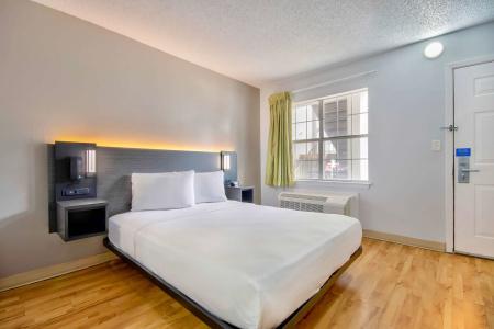 Studio 6 Extended Stay - San Antonio, TX - Six Flags - 5